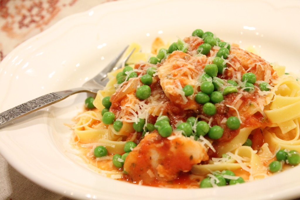 hoki vit fisk bolognese tomatsås gröna ärter pasta